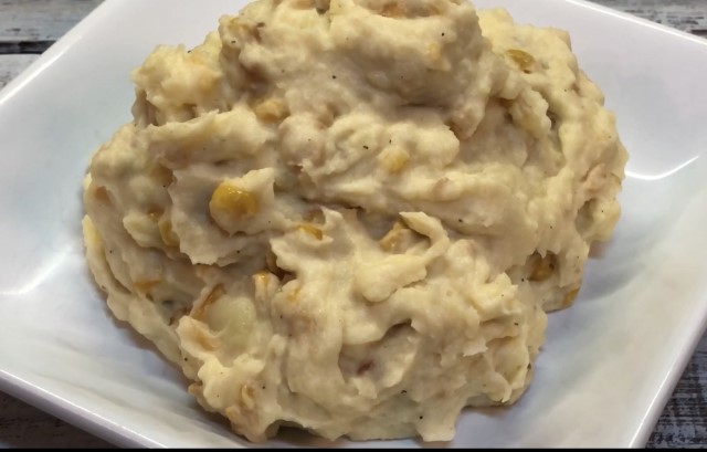 Creamy Garlic and Corn Mashed Potato