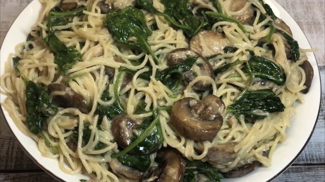 Creamy Spinach and Mushroom Pasta Recipe